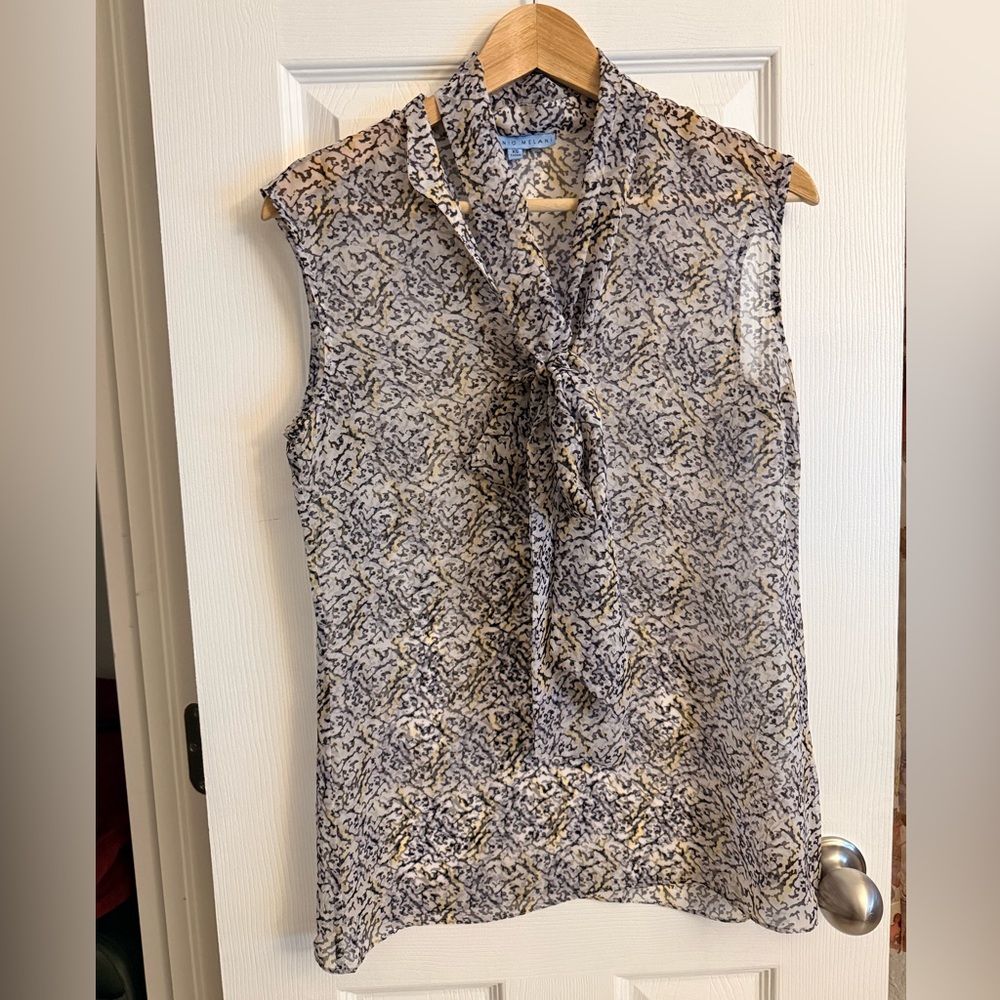 Antonio Melani Elegant Sleeveless Blouse with Bow Tie